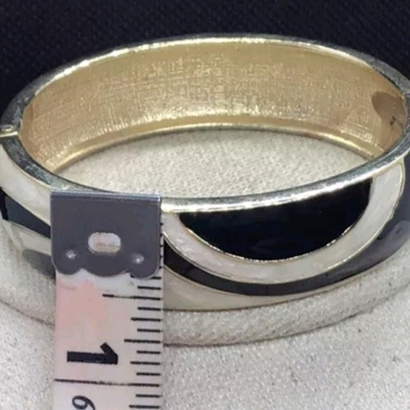 Wide Fashion Hinged Bangle - Picture 3 of 3